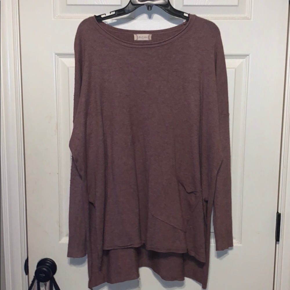 long sleve light sweater